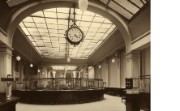 Photograph of the interior of Paris branch, 1910s