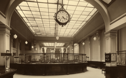 Photograph of the interior of Paris branch, 1910s