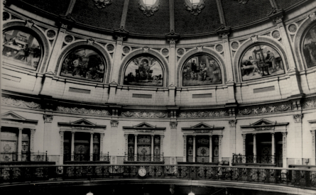 Photograph of Birkbeck Bank on Chancery Lane, 1911