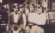 Female staff of London Victoria branch, 1919