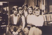 Female staff of London Victoria branch, 1919