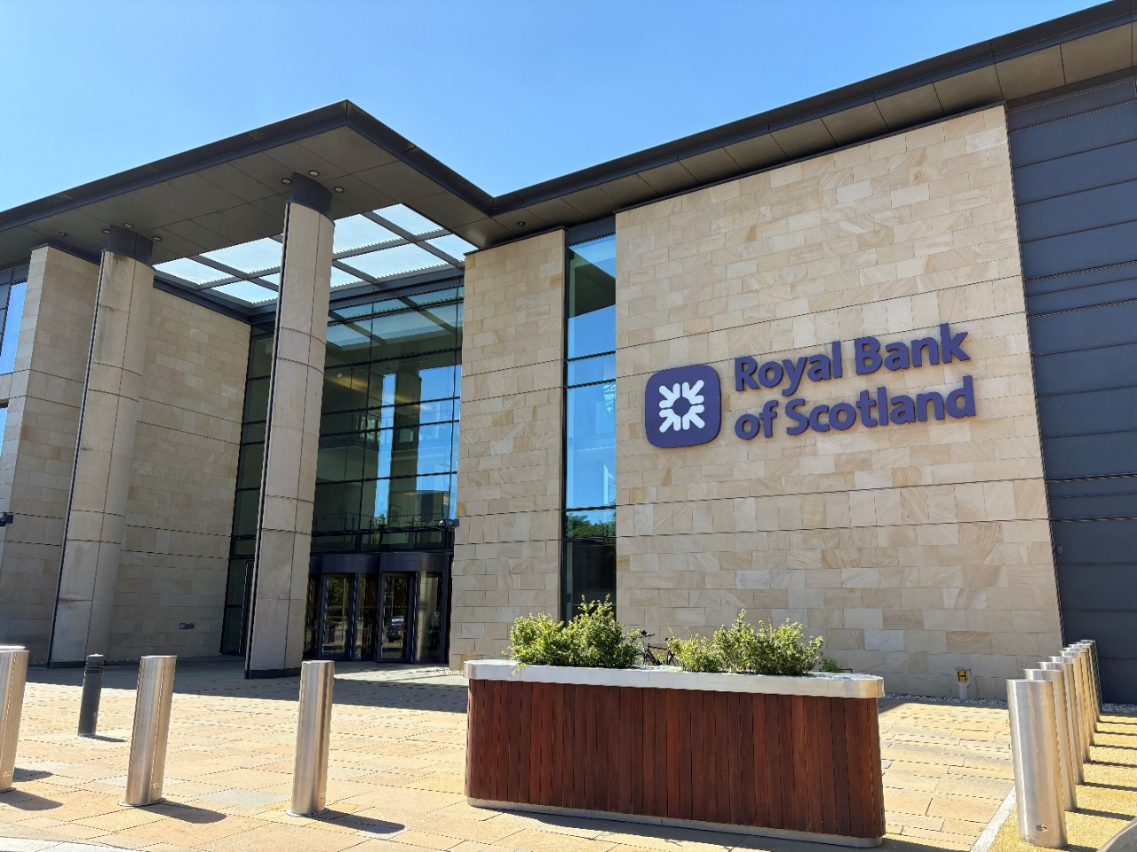 This image shows Royal Bank’s Edinburgh HQ.